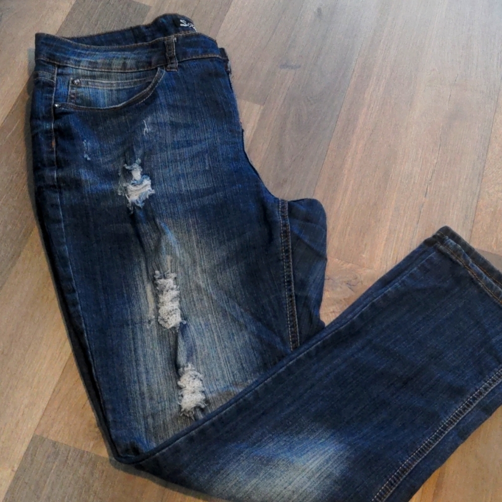 Sizzle Destructed Jeans